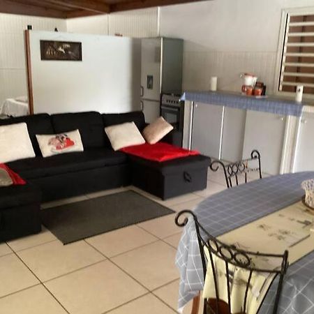 Appartement Dans Propriete Reposante Сен-Бенуа Экстерьер фото