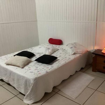 Appartement Dans Propriete Reposante Сен-Бенуа Экстерьер фото